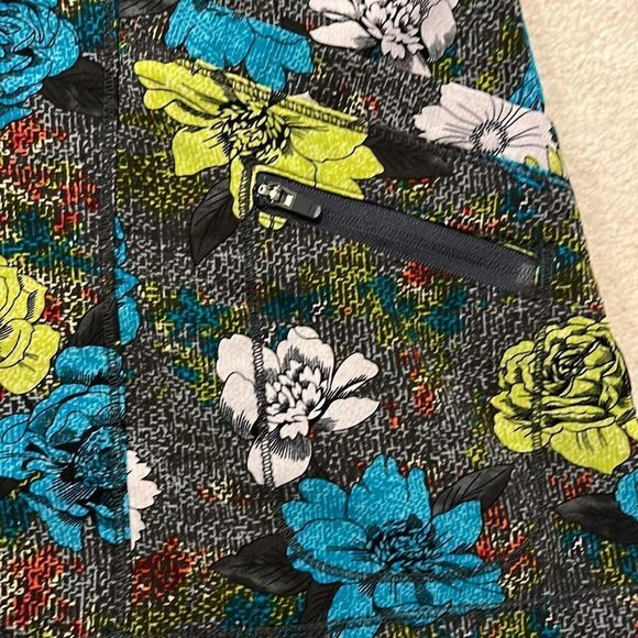 Dickies Womens Medical Scrub Top Flowers Green Blue Front Pockets Mock Wrap SZ M - Picture 6 of 8